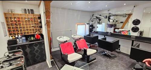 Friseursalon im Anbau - 