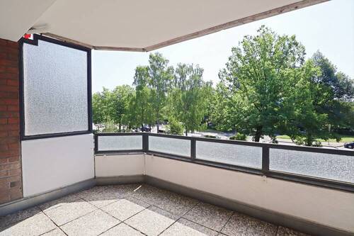 Loggia 1 von 2 - Etagenwohnung mit 84,80 m² in Hamburg zum Kaufen