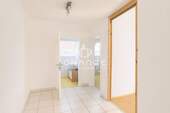 Flur der Wohnung - 2 Zimmer Etagenwohnung zum Kaufen in Stuttgart / Vaihingen