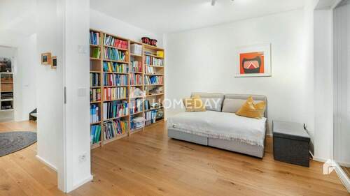 1. OG Schlafzimmer 1 - 