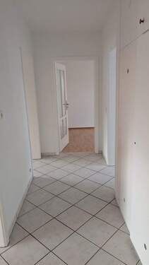 Flur - Etagenwohnung mit 79,00 m&sup2; in Aschaffenburg zum Kaufen