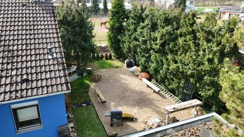 Grillplatz hinter Wohnhaus - 