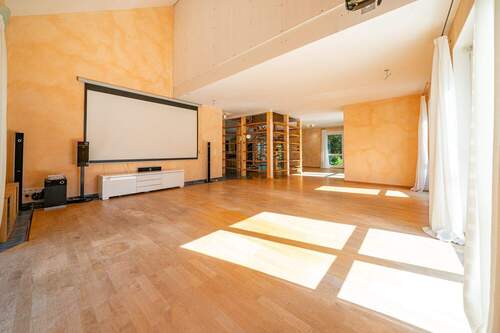 TV Ecke mit Leinwand - 