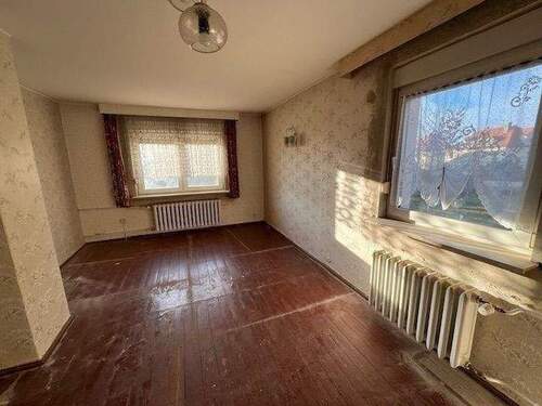 helles und großes Schlafzimmer - 