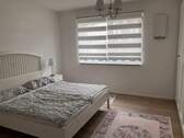 Schlafzimmer mit Kleiderschrank - 