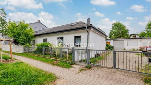 Außenansicht 2 - Bungalow mit 111,00 m&sup2; in Schönefeld zum Kaufen