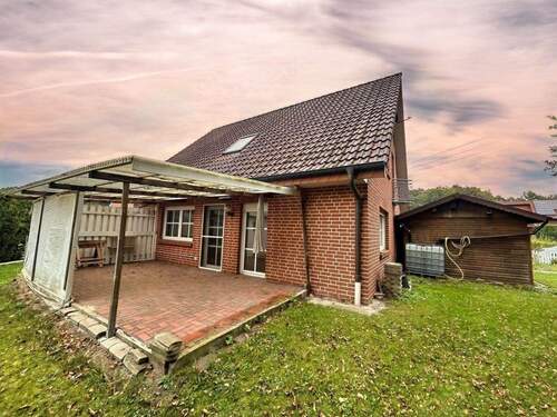 Rückansicht + Terasse - 