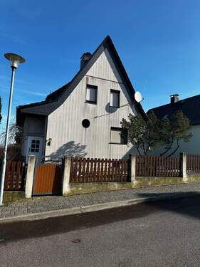 Titelbild.jpeg - +++ Schönes Freistehendes Einfamilienhaus mit Garten +++