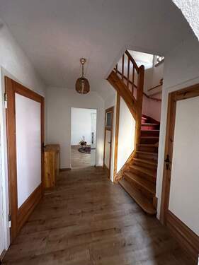 Flur.jpeg - 4 Zimmer Einfamilienhaus in Zorbau