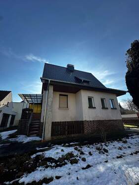 Seitenansicht.jpeg - Einfamilienhaus mit 100,00 m&sup2; in Zorbau zum Kaufen