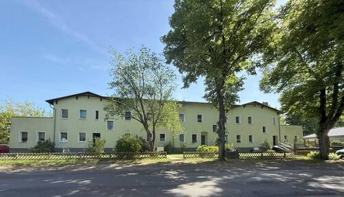 Straßenansicht - Wohnung für Angler - 1. OG - direkt am Kanal in Groß Lindow gelegen -