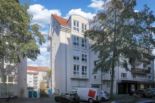 Straßenansicht - Stilvoll & komfortabel: 2-Zimmer-Wohnung mit Lift und Tiefgarage