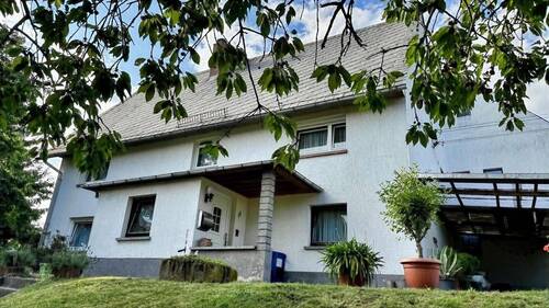 Außenansicht - 9 Zimmer Einfamilienhaus zum Kaufen in Königshain-Wiederau