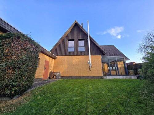 Ansicht von Westen - 6 Zimmer Einfamilienhaus zum Kaufen in Wiefelstede / Heidkamp