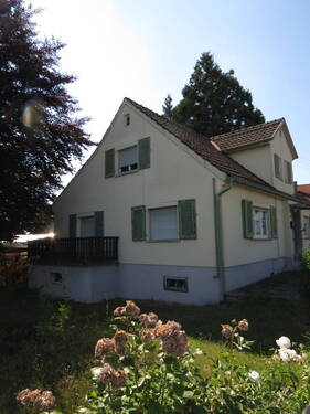 Balkon Seitenansicht - Traumerfüller - Sanierungseinfamilienhaus mit grossem Grundstück zentral in Rosenberg zu verkaufen