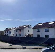 + Doppelhaushälfte mit schönem Gartengrundstück + Carport + - Steinhagen Negast