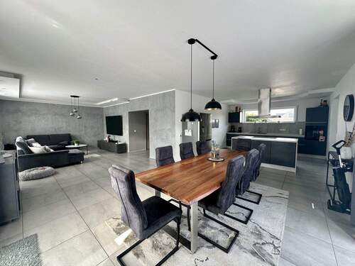 Wohn-Esszimmer, Küche - 