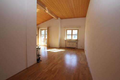 Blick ins Wohnzimmer - 