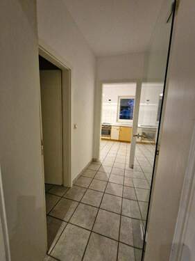 Flur zur Küche/Bad - 