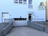 Zufahrt in Tiefgarage mit gesichertem Zufahrtstor - Garage, Stellplatz in Pocking