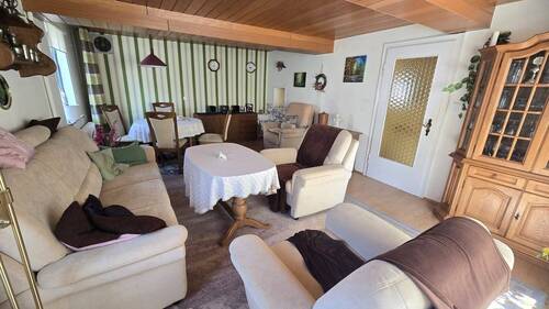 EG Wohnen - 8 Zimmer Mehrfamilienhaus, Wohnhaus in Eschwege / Niederdünzebach