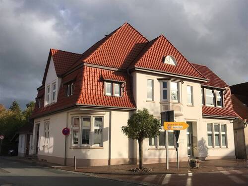 Wohnhaus - Schöne 4-ZKB Altbauwohnung in zentraler Lage in Ovelgönne zu vermieten!