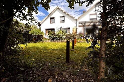 Vorderansicht - Mit sehr guten Energiewerten - 360.000,00&nbsp;EUR Kaufpreis, ca.&nbsp; 128,00&nbsp;m&sup2;&nbsp;Wohnfl&auml;che