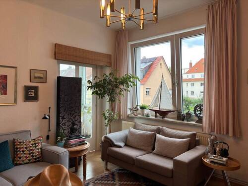 Wohnzimmer - Großzügige 4-Zimmer-Wohnung mit Wintergarten in Göttingen, WG-geeignet