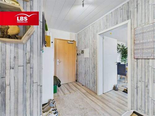 Flur - 4 Zimmer Etagenwohnung zum Kaufen in Sankt Augustin