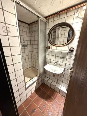 Duschbad und WC, KG - 