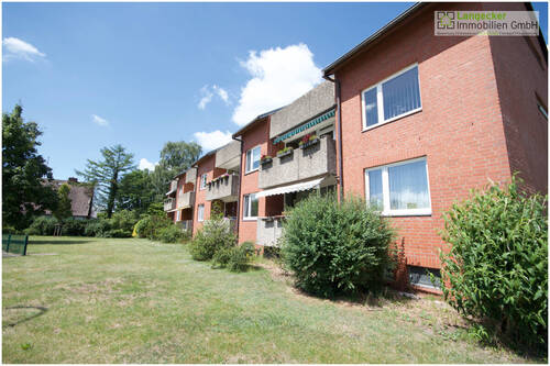 Südseite des Hauses - Selten in Klein Nordende: Helle 3-Zimmer-Wohnung - mit zwei Balkonen!