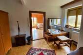 Ankleide mit Zugang zum Badezimmer - 