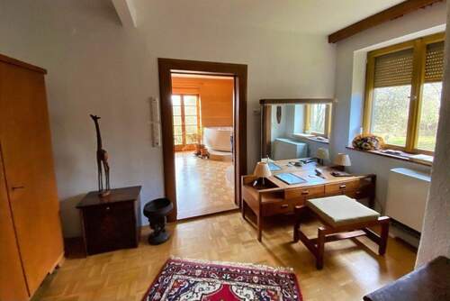 Ankleide mit Zugang zum Badezimmer - 