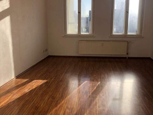Wohnzimmer - 2 Zimmer Etagenwohnung zur Miete in Finsterwalde