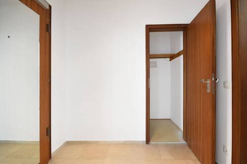 Flur - 1 Zimmer Etagenwohnung zum Kaufen in München