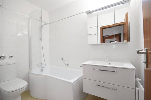 Badezimmer - 1 Zimmer Etagenwohnung in München