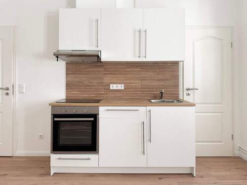 Einbauküche - Helle 1,5-Zi-Whg mit offene Einbauküche – frisch saniert & bezugsfrei