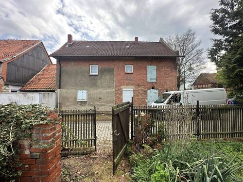 Rückseite mit Garten - 