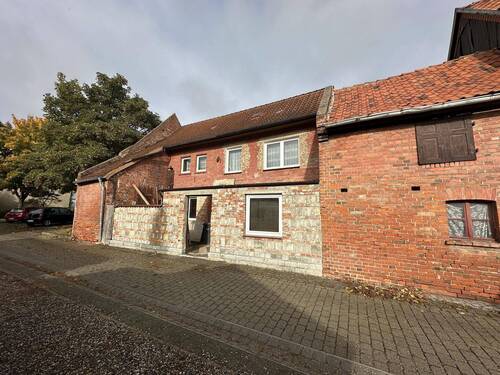 Außenansicht - Sanierungsbedürftiges Einfamilienhaus mit Gartengrundstück