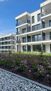 BUL Außenanlagen (8).jpeg - Etagenwohnung mit 52,90 m² in Burglengenfeld zum Kaufen