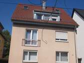 3-Zimmer Hochparterre Wohnung - Hochparterre-Wohnung im freistehenden 3-Familienhaus in toller Lage (Terrasse, Einzelgarage + vorgelagerter Carport, Tageslichtbad, neuwertiges Dach)
