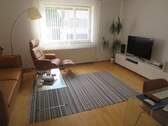 lichtdurchflutetes Wohnzimmer - 