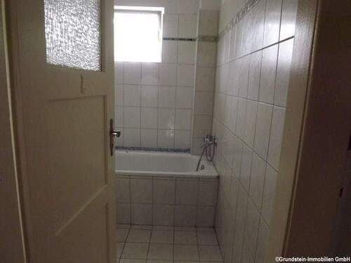 Badewanne - Mehrfamilienhaus, Wohnhaus mit 207,00 m&sup2; in Aschersleben zum Kaufen