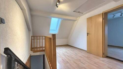 Zimmer 2 / Galerie DG - 