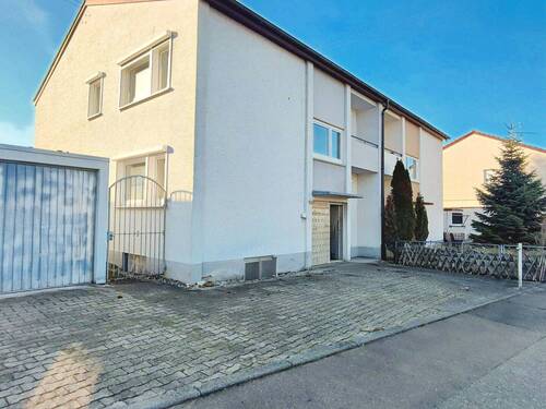 Außenansicht Eingang - Vorher - 6 Zimmer Doppelhaushälfte in Uhldingen-Mühlhofen