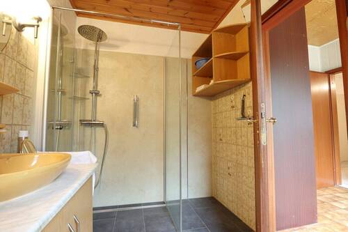 Gäste WC mit Dusche - 