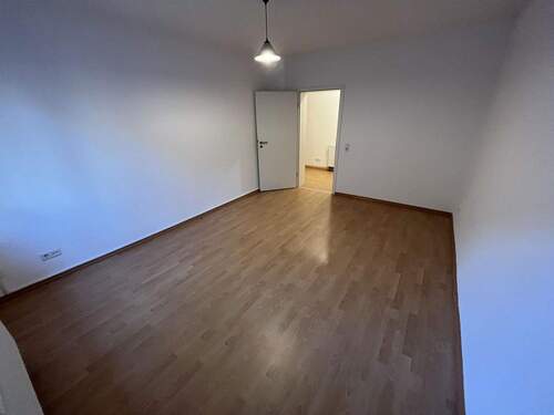 Zimmer 1 - 3 Zimmer Etagenwohnung zur Miete in Dortmund