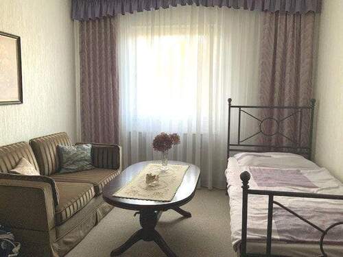 Büro-/Kinder-/oder Gästezimmer - 