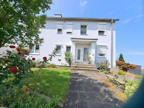 Bild1 - Modernes Zweifamilienhaus mit großem Garten in zentraler Lage von Nörten-Hardenberg