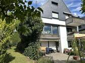 Bild 1 - Von Privat: 2-Familienhaus in Echterdingen mit schöner Aussicht